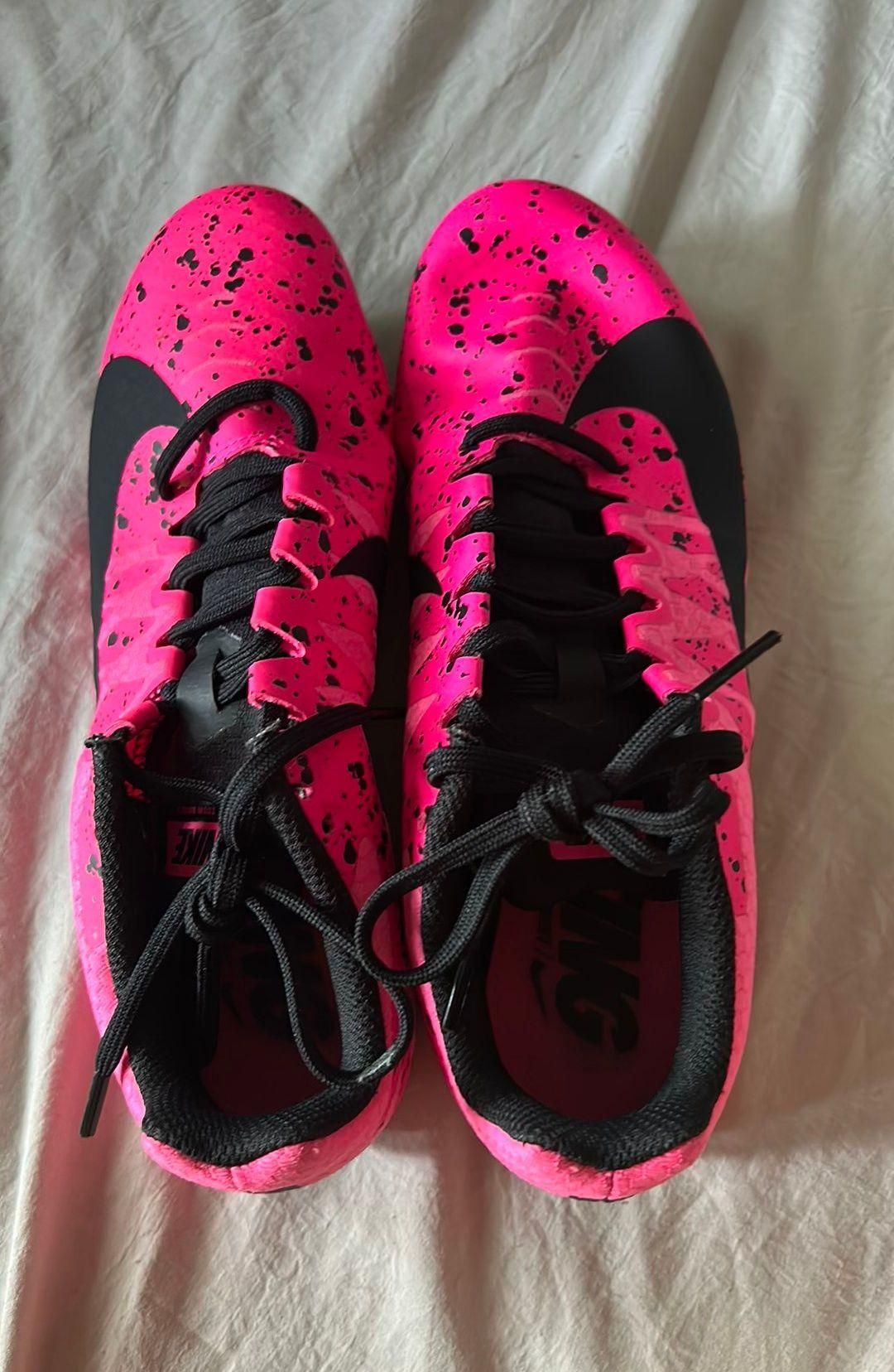 Pink clearance track spikes