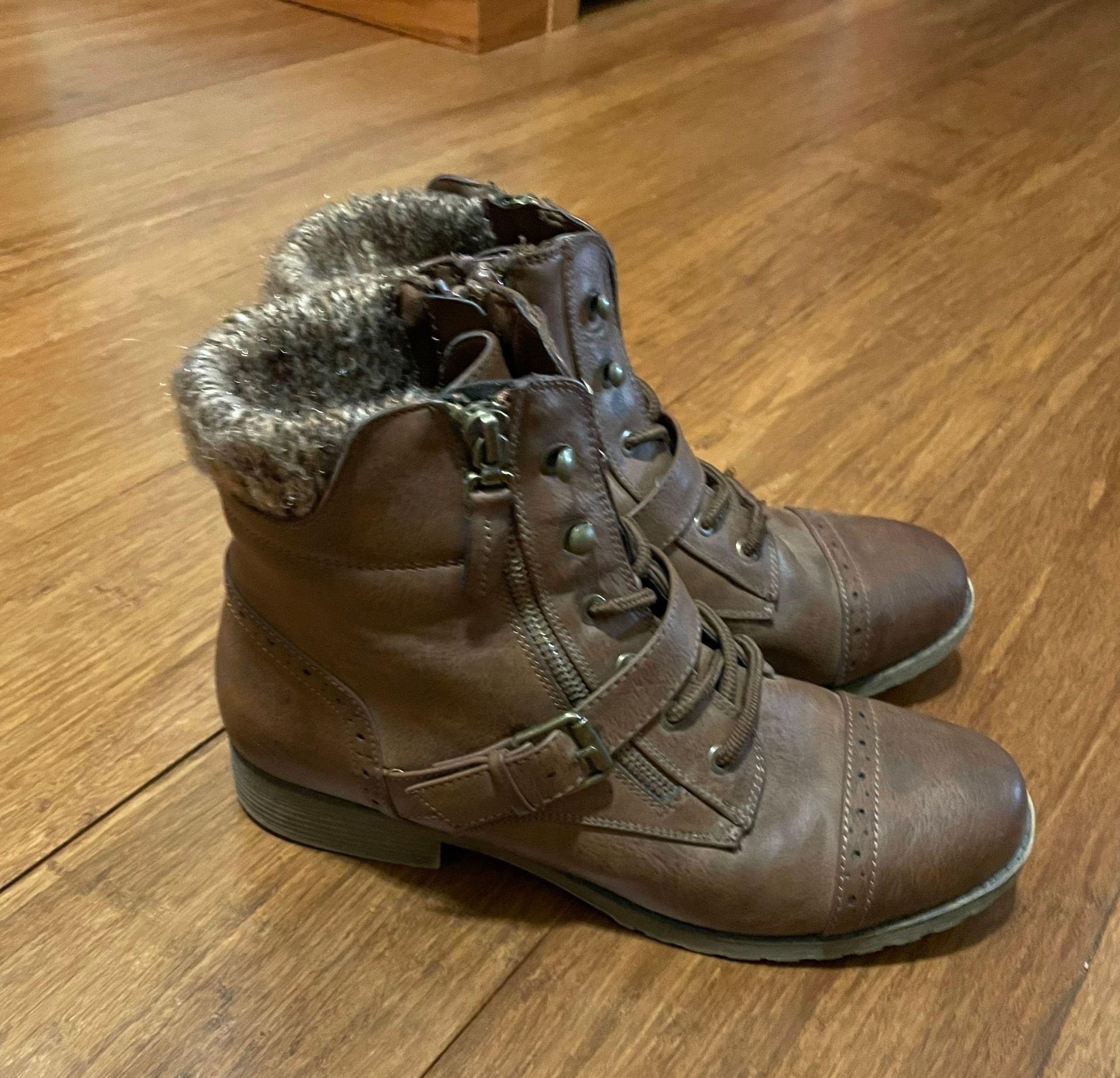 Kohls Brown Lace Up Boots Size 9 20 60 Off Retail From Molly