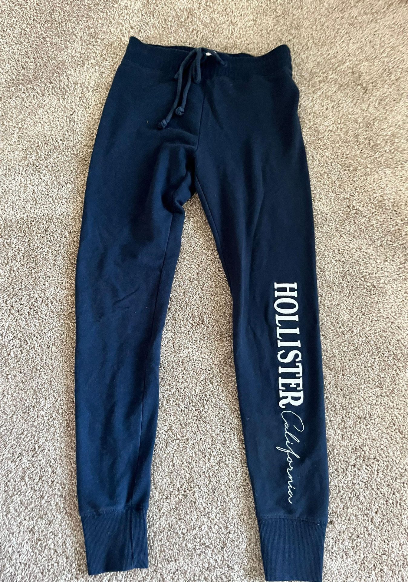 High-rise Straight-leg Sweatpants from Hollister on 21 Buttons