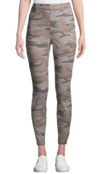 Time & Tru NWT ~ Camo High Rise Fitted Stretch Jegging Pants ~ Women's LARGE  Size undefined - $22 - From Susan