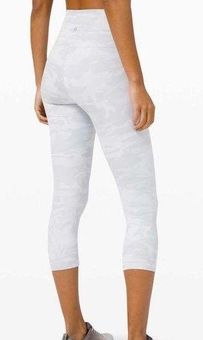 Lululemon, Wunder Under Crop (High-Rise) 21