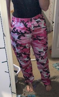 Camo pants sales zumiez womens