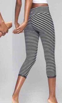 Athleta Striped Chaturanga Capri Leggings Black and White Size Medium