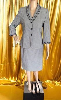 Buy the Kasper Petite Women Black Skirt Suit Sz 6P