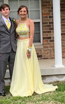 Ellie Wilde Prom Dress Yellow Size 2 - $350 (48% Off Retail