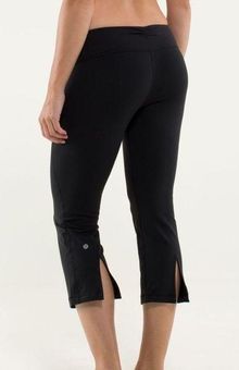 Lululemon gather and crow black crops Luon fabric Size 6 - $32