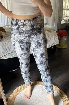 Lululemon Women's 8 Wunder Under Hi Rise 7/8 Tight Dual Shibori Luxtreme -  $45 - From Madi