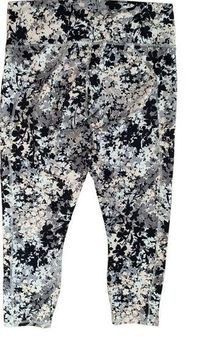 Fabletics Powerhold floral crop leggings woman's size xl new - $44 New With  Tags - From Bea