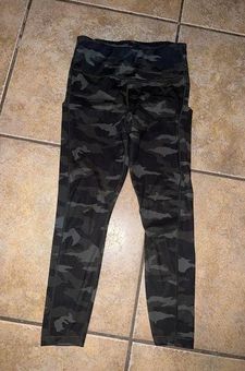 Athleta Ultimate Camo 7/8 Tight Womens Size Small