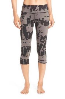 Alo Yoga Airbrush Capri Leggings Gray Ink Blot Size M - $45 - From Bryan