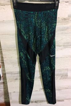 pro leggings Nike Pro hypercool tidal cropped leggings XS green