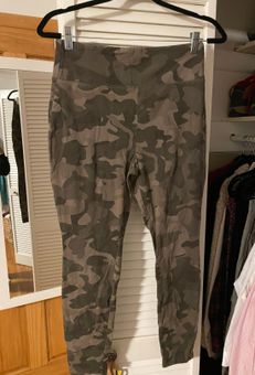 Wild Fable Women's Camo Leggings With Pockets Green Size M