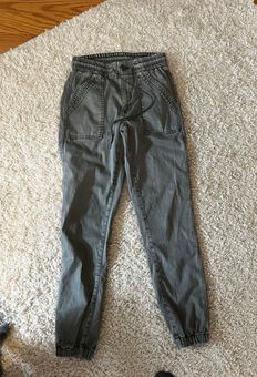 American Eagle cargo joggers