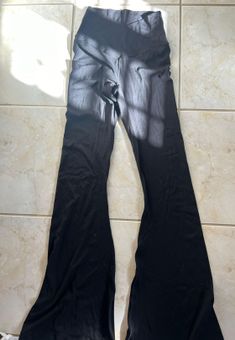 Arie flare leggings - $20 - From avery