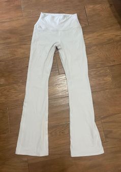 Alo Yoga Flare Bootcut Leggings Size XS White - $45 (59% Off