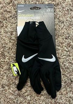 Nike Accelerate Women's Running Gloves.