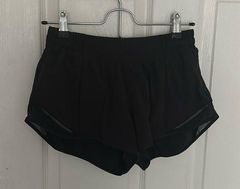 Lululemon Hotty Hot Shorts 2.5 in