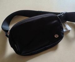 NWT  Belt Bag