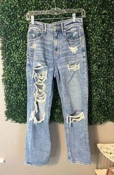 American Eagle Highest Rise 90s Boyfriend Jeans Size 2