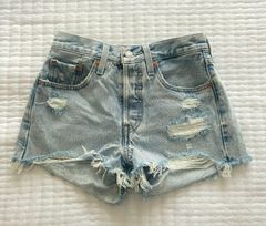 501 distressed denim shorts size 24