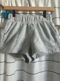 xs gray sweatshorts