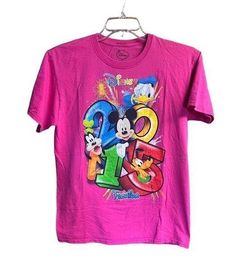 🔥 5/20🔥 Disney tee shirt Sz M