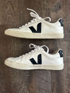 Nova Canvas Sneaker Women’s Size US 7 / EUR 38 White/black.