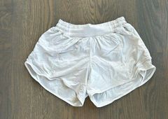 Lululemon hotty hot shorts low-rise 4”