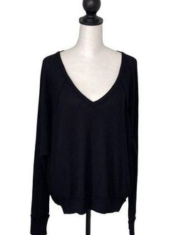 WE THE FREE V-Neck Pullover Knit Top Oversized Size Small Black Casual