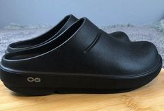 OOFOS OOcloog Slip On Clogs Women's 8 Black Recovery Mules Nurse Shoes Men's 6