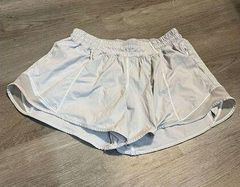 Lululemon Off White Hotty Hot Shorts Size 6