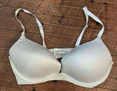 Victoria’s Secret nude bio fit 34DD push-up bra