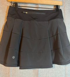 Euc black  court rival skirt size 4