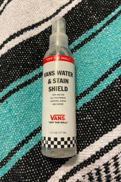 vans water and stain shield can