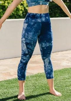 Zyia Active Light N Tight Capri Leggings Hendrix Pocket Hi-Rise Stretch  Navy 4 - $54 - From Pearl