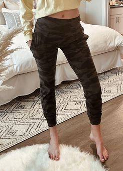 Athleta Salutation Jogger Black Size XXS - $33 (58% Off Retail