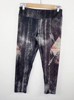 Evolution and creation Arrow Native Tribal Capri Leggings Women's Size Medium  M - $15 - From Taylor