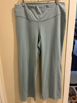 Old Navy Extra High Waisted PowerChill Slim Boot-Cut Yoga Pants Sz: 2x -  $17 - From Stacey