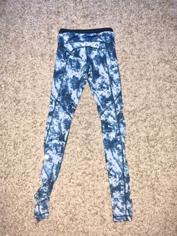 Lululemon blue and white tie-dye leggings size 4