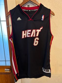 Adidas Lebron James #6 Miami Heat T-shirt Size: M)