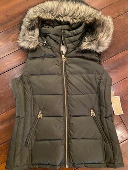 Michael kors vest 2025 with fur hood