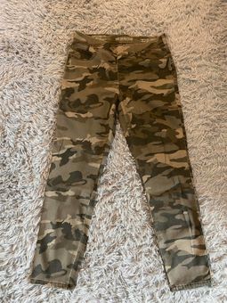 Camo Jeggings Green Size M - $8 - From Holly