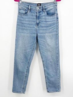 BDG High-Waisted Girlfriend Jean - Light Wash