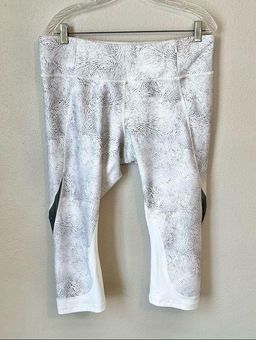 Calia Carrie Underwood] Limited Edition Lumia Crop Leggings-XL - $15 - From  Melissa