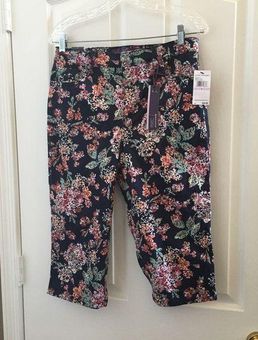 Gloria Vanderbilt NWT Capris (6) - $35 New With Tags - From Mindy