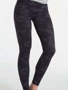 Seamless Black Camo Leggings