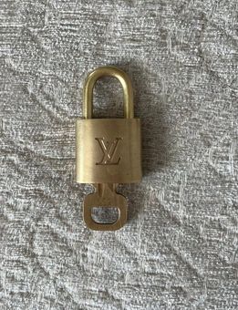 340 Authentic LOUIS VUITTON Lock & Key set Padlock brass