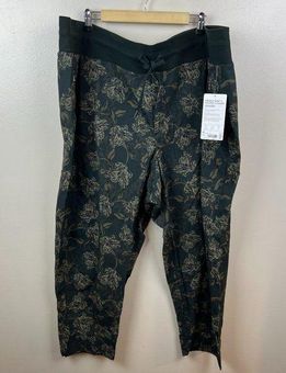 Athleta Trekkie North Jogger Pants Size 26 Green Floral Travel