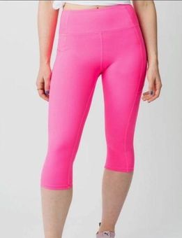 Zyia Light and Tight zipper pocket crop leggings size 6-8 - $22 - From Annie