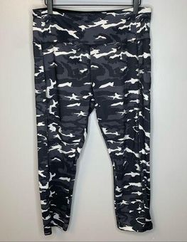 Vogo Athletica Black and Grey Leggings Size undefined - $25 - From Lou